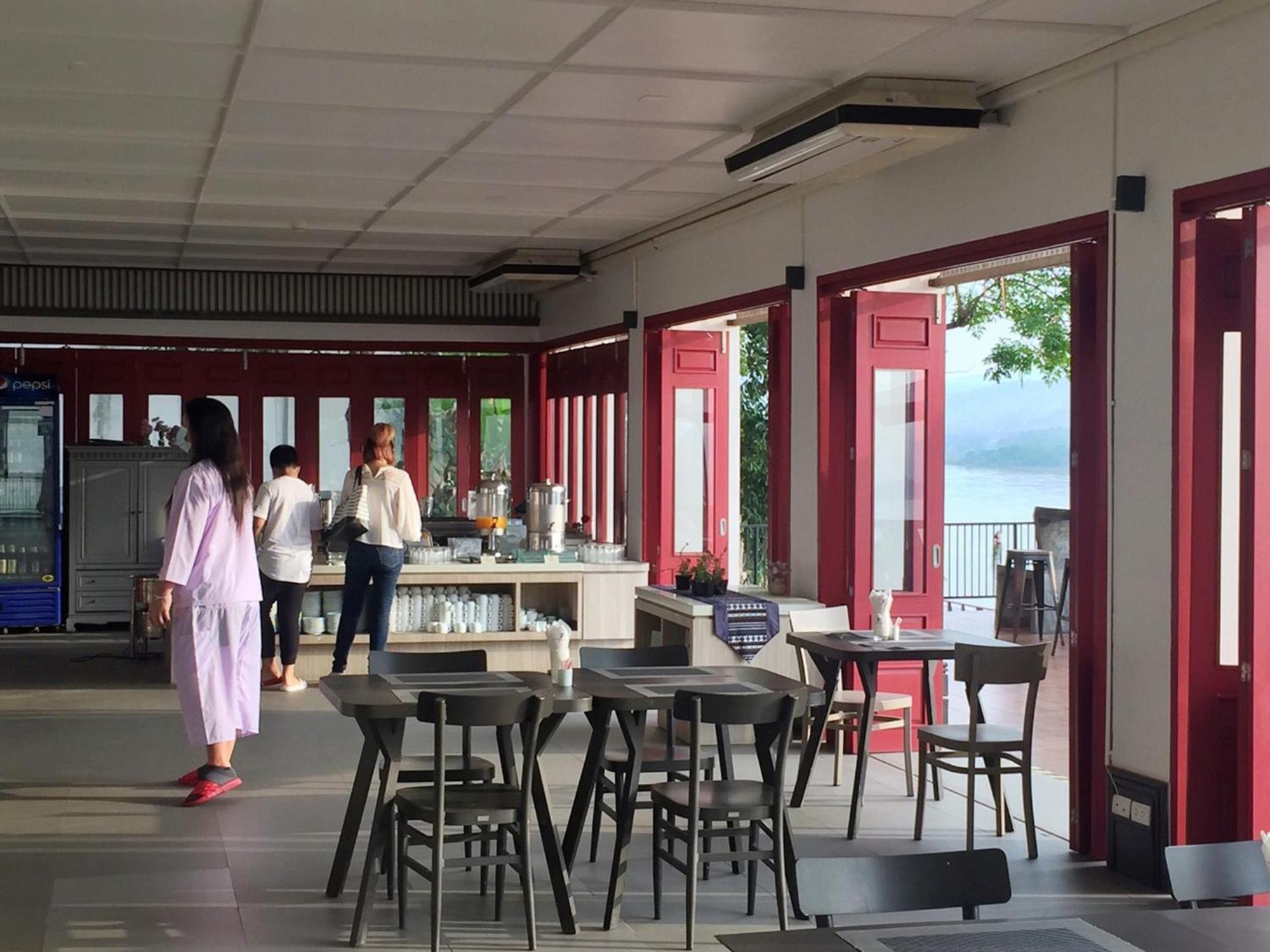 Fortune Riverview Hotel Chiang Khong Exterior photo
